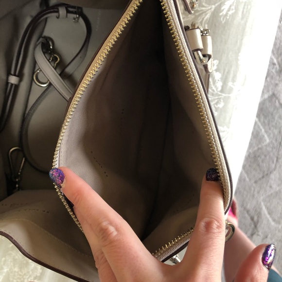 Light grey Coach crossbody bag - Picture 7 of 8